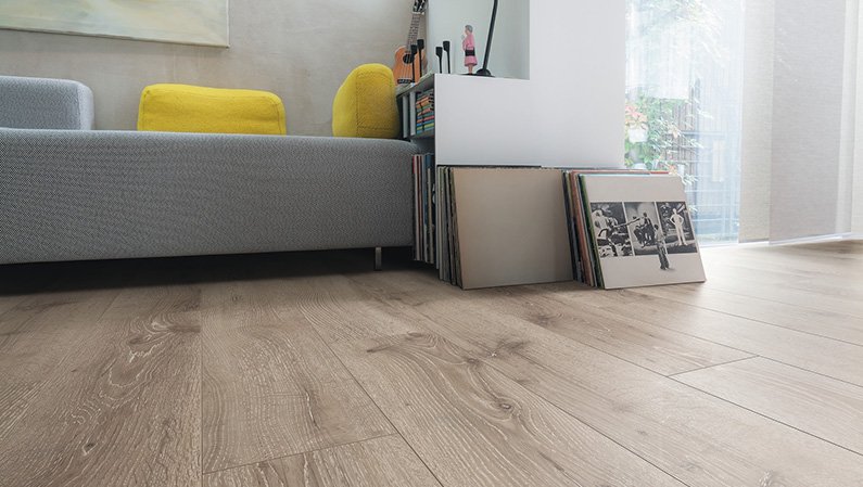 Ламинат Haro Tritty 100 дуб невара выбеленный 526672 фото в интерьере Ламинат Haro Tritty 100 дуб невара выбеленный 526672 фото в интерьере